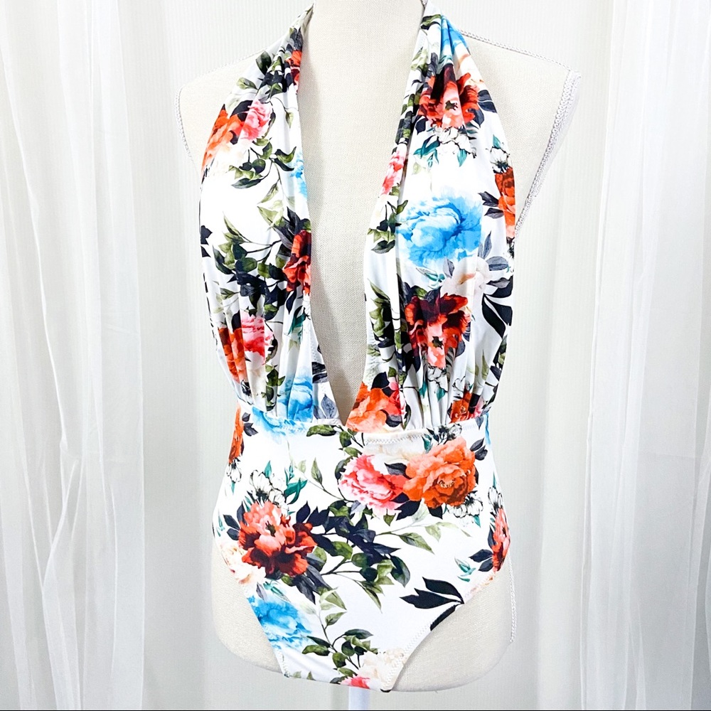 Cupshe One Piece Halter Floral Swimsuit. Like new